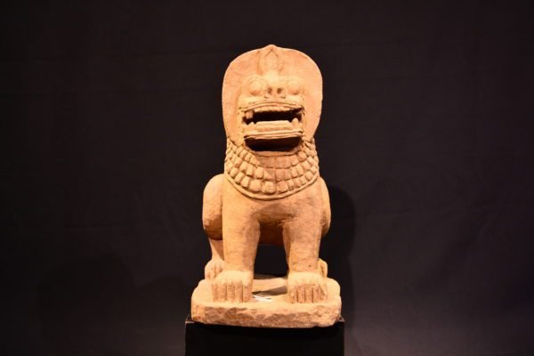 Singha Guardian Lion Statue – Angkor Wat Period (1113–1150 CE), Sandstone, 31 cm Tall | Khmer Protective Art